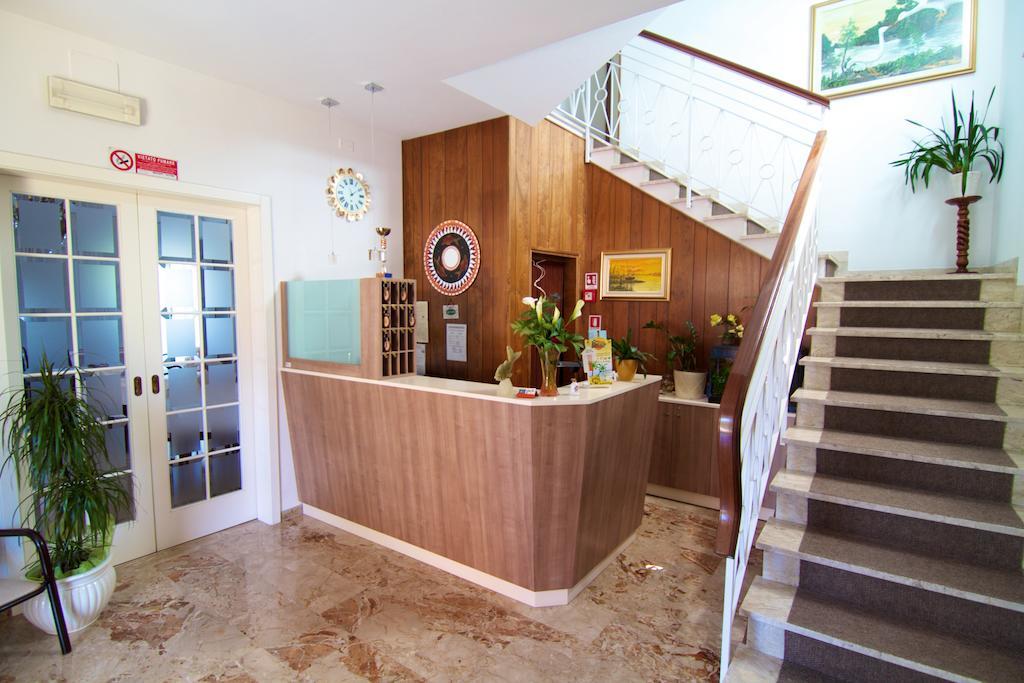 Hotel Villa Tua Riccione Exterior photo
